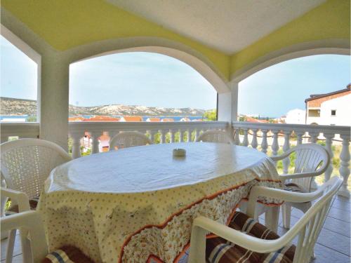  Two-Bedroom Apartment Stara Novalja with Sea View 07 in Stara Novalja