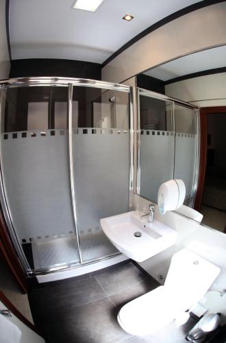 ホステル アトーチャ アルムデナ マーティン