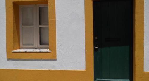  The Bougainvillea House in Évora