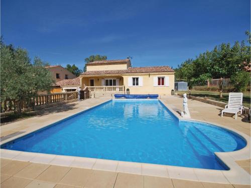 Six-Bedroom Holiday Home in St Julien L Montagnier gîte à louer Gréoux-les-Bains