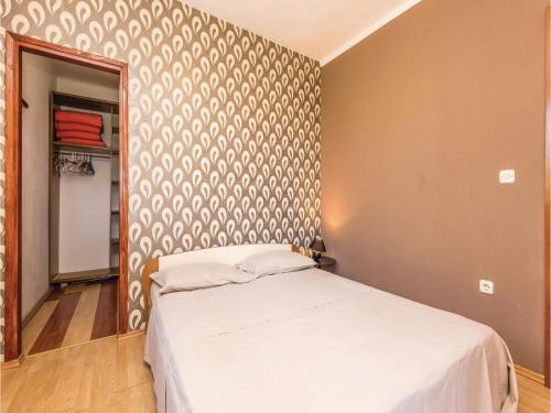  Apartment Supetarska Draga III Cr in Supetarska Draga