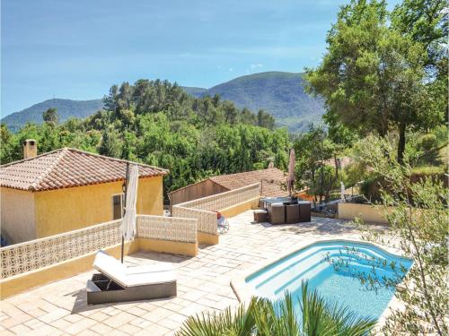 Three-Bedroom Holiday Home in Meounes Les Montrieux gîte à louer Méounes-lès-Montrieux