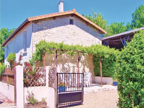 Holiday Home La Blotiere gîte à louer Granzay-Gript