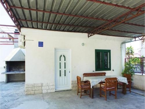  One-Bedroom Apartment in Kastel Stafilic in Kaštela