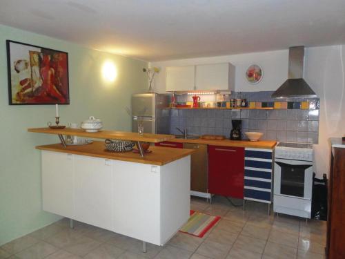 Two-Bedroom Holiday Home in Bedarieux gîte à louer Camplong