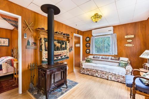 Time Traveler Retreat in Julian, USA