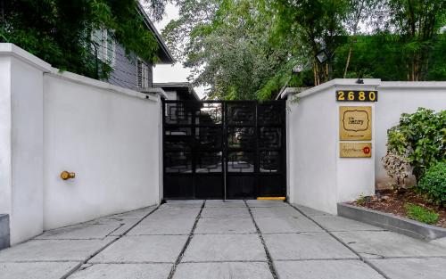 The Henry Hotel Manila