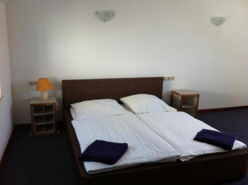 Hotel Zum Bugeleisen 3.3km von Im Bruch entfernt