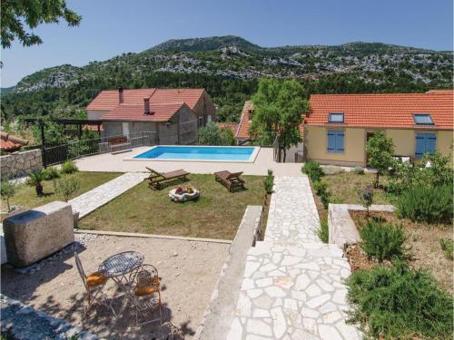  Holiday home Potomse with Outdoor Swimming Pool 389, Pension in Kuna Pelješka