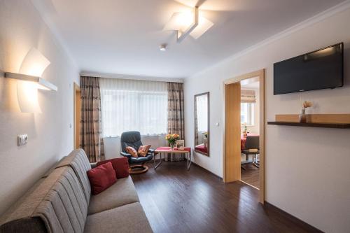 Two-Bedroom Apartment with Balcony (6 Adults)