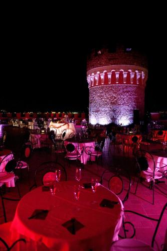 Hotel Castello Torre in Pietra in Пьєтрадефусі