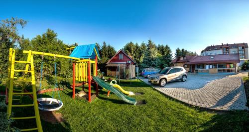 Parque infantil, Apartments Brunarica in Moravske Toplice