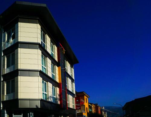 Bejárat, Hayat Palas near Erzincani repülőtér