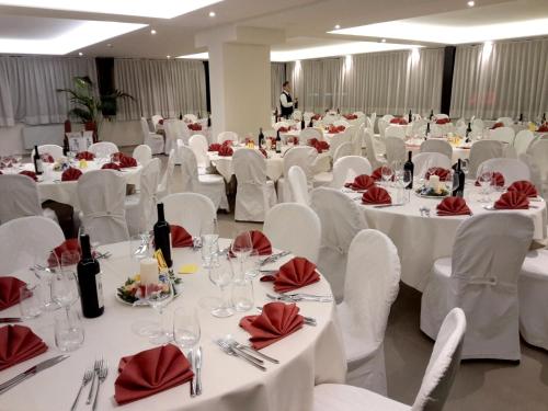 Hotel President - image 11