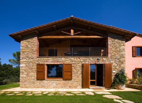 Tartagli Luxury Villa with Pool - a Fontanaro Property - image 2