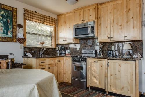Franciscan Lakeside Lodge - image 4