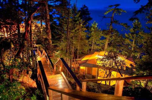 Rockwater Secret Cove Resort