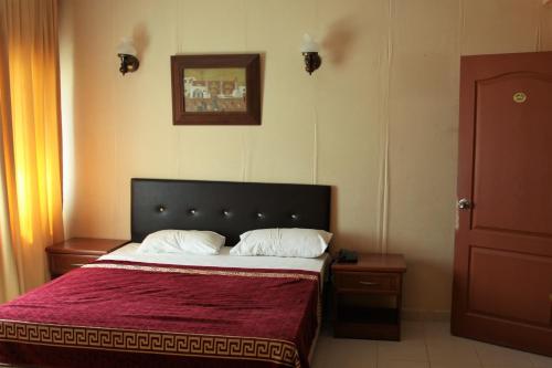 Kasgar Court Hotel - main image