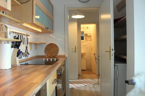 Loft im Turmhaus am Weissen Hirsch 1.1km von Heymelstraße entfernt