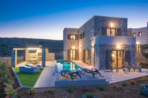 Gregory Villa avec piscine privée près de la mer Gournes 