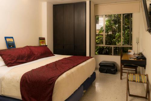 Standard Double Room image 10