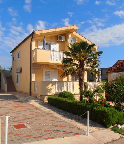  Apartments Barbara in Banj