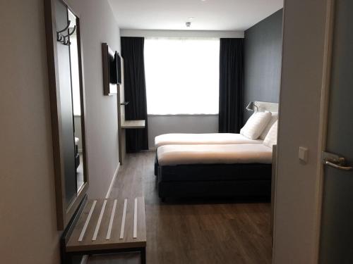 Joy Hotel - image 10