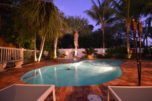 Magical villa -Private pool-spa & garden thumb 2