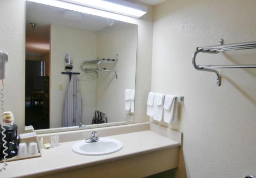 Country Hearth Inn and Suites Dawson