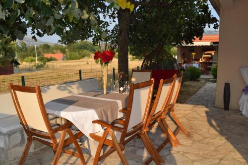 Holiday Home Kapetanovic - main image
