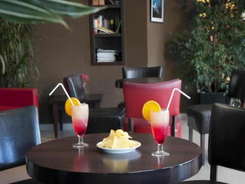 Pub/Lounge, Hotel & Diving Les Illes in Estartit