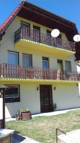  Apartmanhaz Balatonfenyves, Ferienwohnung in Balatonfenyves