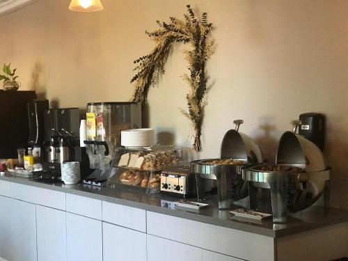 GreenTree Inn & Suites Los Angeles - Alhambra - Pasadena - image 4