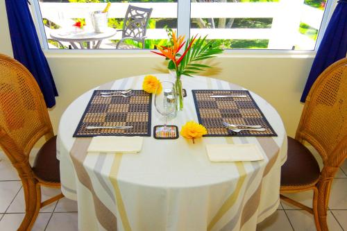 One Hamilton Place - Emerald in ชัวเซิล