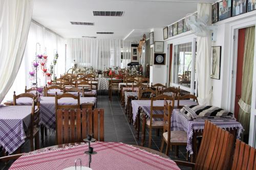 餐厅, Kasgar Court Hotel in 金瑞目