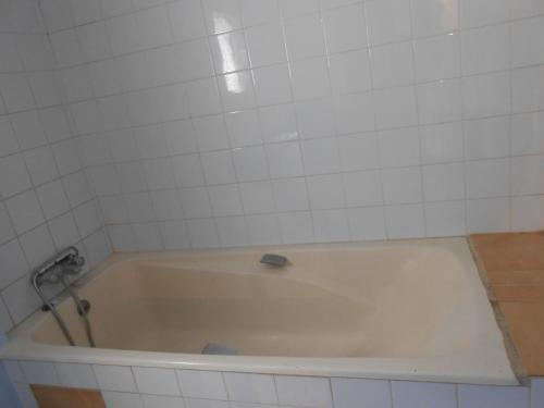 Vannas istaba, Appartement in Chateau-Renault