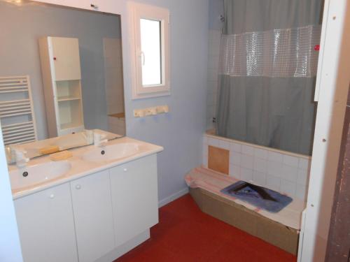 Vannas istaba, Appartement in Chateau-Renault