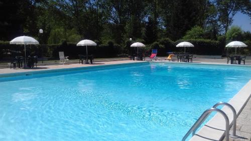 Peldbaseins, Casale La Fornace in Costacciaro