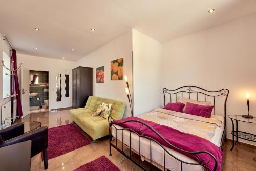 Single Room image 2