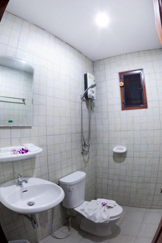 Freedom Hotel thumbnail 2