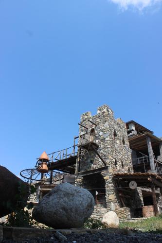 Oprema, Golden Cradle in Misaktsieli