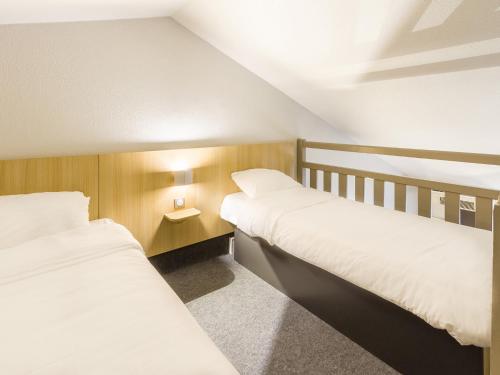 B&B Hotel Bordeaux Lormont Stop at B&B Hôtel Bordeaux Lormont to discover the wonders of Lormont. The property features a wide range of facilities to make your stay a pleasant experience. Service-minded staff will welcome and 