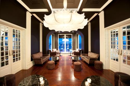 10906369 Farol Hotel