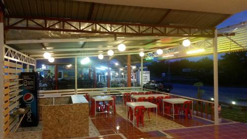 ラチャブリー Baan Ton Nam Resort 2つ星 ホテル プール