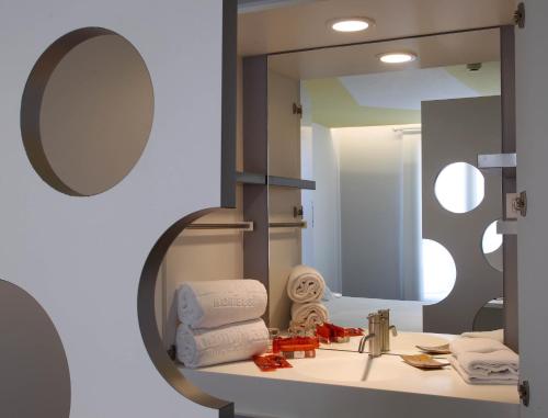 Room Mate Pau - image 6