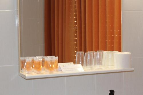 Hostal Montserrat - Tona