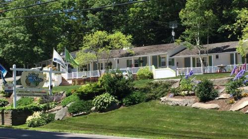 Mount Battie Inn - image 2