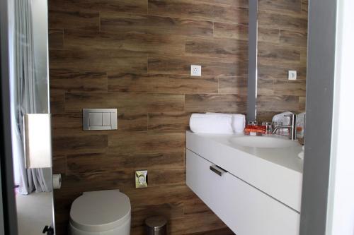 Room Mate Pau - image 11