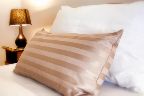 Woodside Lodge B&B - image 6