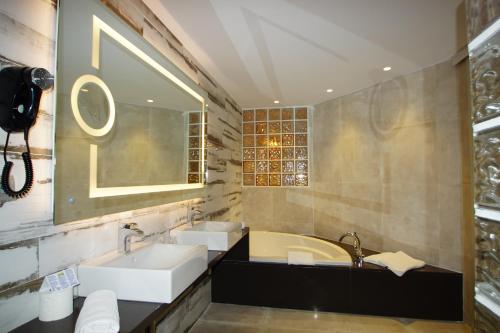 Hotel Abrat - image 8